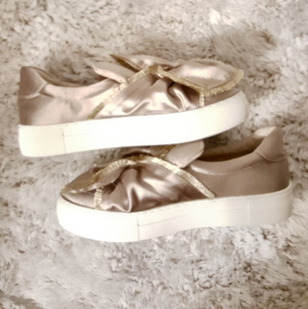 J/Slides Azzura Bow Slip On Sneakers 7.5